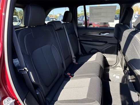 New 2025 Jeep Grand Cherokee Laredo X image 24