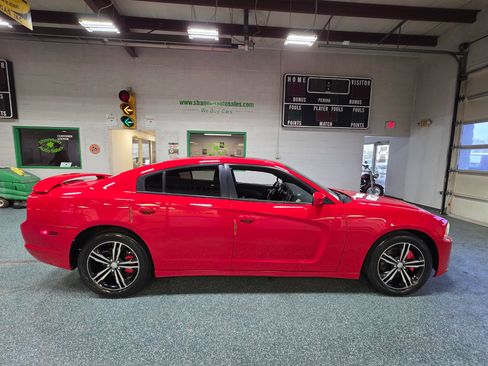Used 2014 Dodge Charger SXT image 5