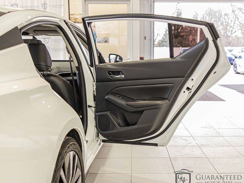 Used 2019 Nissan Altima 2.5 SR w/ SR Premium Package image 37