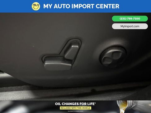 Used 2019 Jeep Cherokee Latitude Plus w/ Comfort/Convenience Group image 12