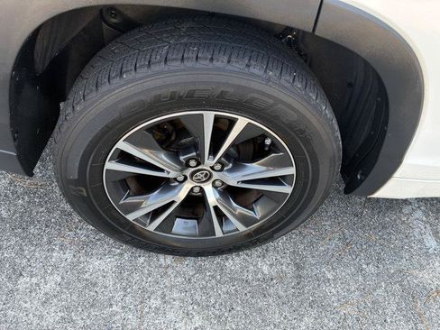 Used 2016 Toyota Highlander XLE FWD image 44