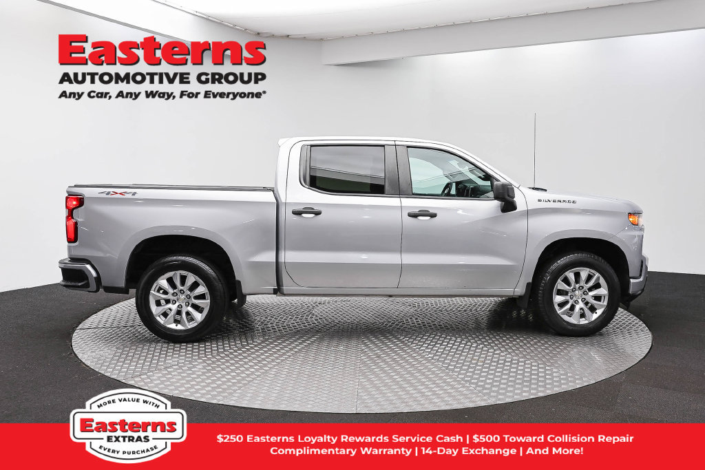 Used 2019 Chevrolet Silverado 1500 Custom w/ Custom Value Package AWD/4WD image 5