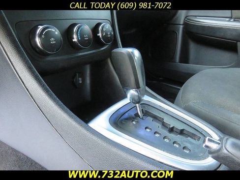 Used 2013 Dodge Avenger SE FWD image 13