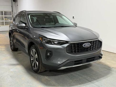 Used 2025 Ford Escape Platinum AWD/4WD image 5
