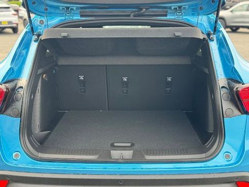 New 2025 Chevrolet Trax RS w/ Sunroof Package image 21