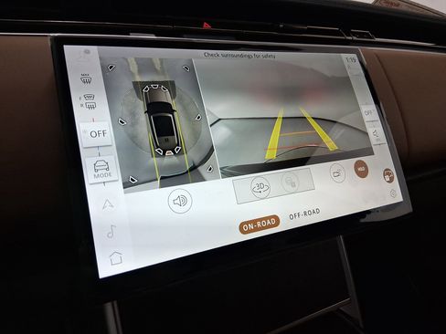 New 2026 Land Rover Range Rover SE image 25