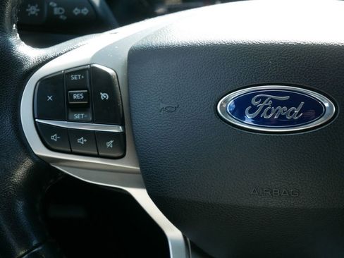 Certified 2021 Ford Explorer XLT w/ Equipment Group 202A image 19