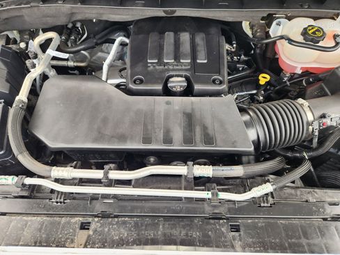 Used 2025 Chevrolet Silverado 1500 Custom image 30