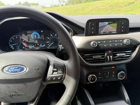 Used 2022 Ford Escape S FWD image 9