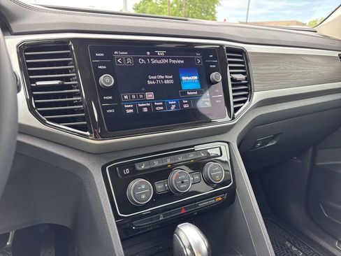 Certified 2023 Volkswagen Atlas SE w/ Panoramic Sunroof Package AWD/4WD image 21