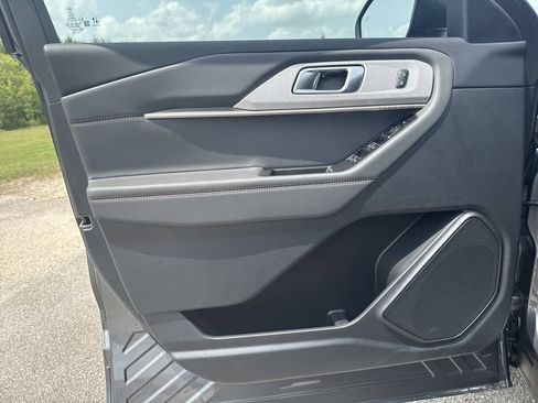 New 2026 Ford Explorer Active RWD image 10