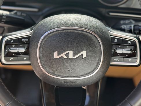 Certified 2024 Kia Carnival EX FWD image 35