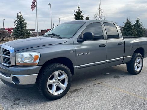 Used 2006 Dodge Ram 1500 Truck SLT image 2