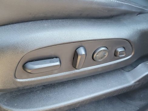 Used 2021 Buick Enclave Avenir w/ Avenir Technology Package AWD/4WD image 17