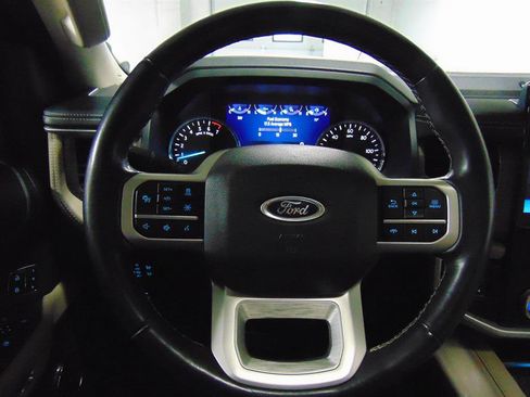 Used 2023 Ford Expedition Limited image 18