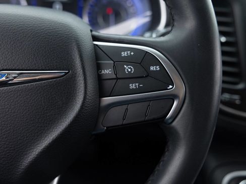 Used 2017 Chrysler 200 Limited Platinum image 37