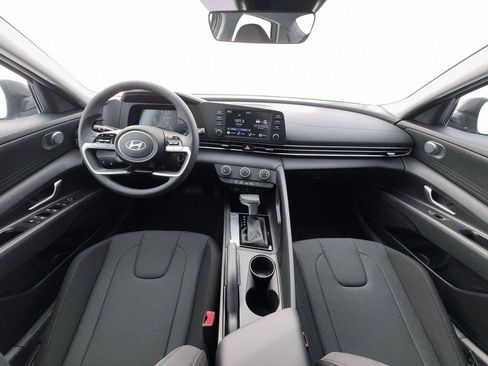 New 2026 Hyundai Elantra SE FWD image 13
