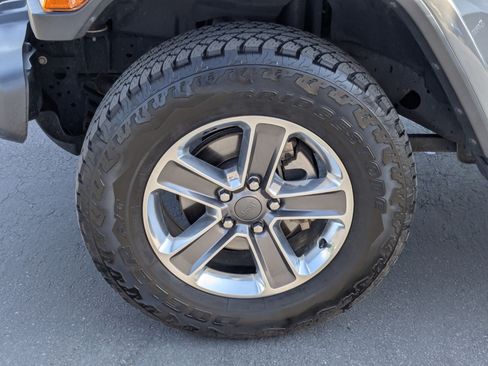 Used 2020 Jeep Wrangler Unlimited Sahara AWD/4WD image 13