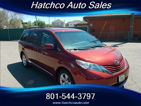 Used 2016 Toyota Sienna LE FWD image 7