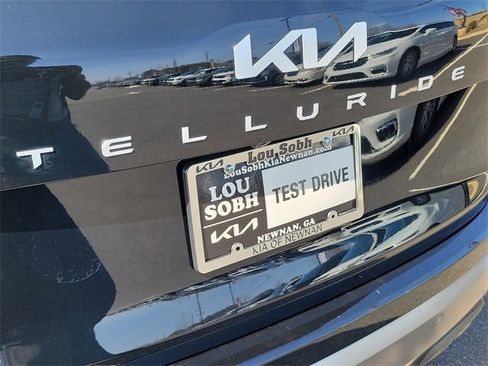 Used 2025 Kia Telluride S image 8