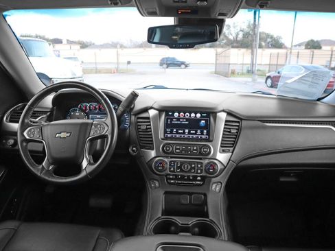 Used 2020 Chevrolet Suburban LT image 20
