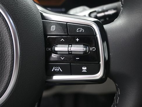 Certified 2025 Kia Sorento S w/ Panoramic Sunroof Package image 27