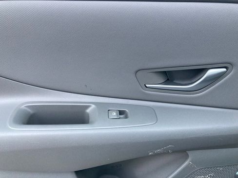 Used 2025 Hyundai Elantra SEL FWD image 10