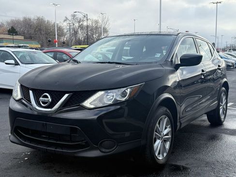 Used 2018 Nissan Rogue Sport S w/ S Appearance Package image 3