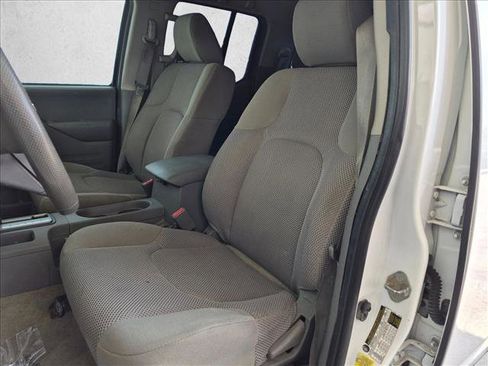 Used 2018 Nissan Frontier SV AWD/4WD image 14