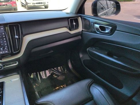 Used 2022 Volvo XC60 B5 Inscription w/ Advanced Package image 17