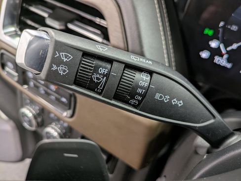 Used 2025 GMC Yukon Denali Ultimate image 16