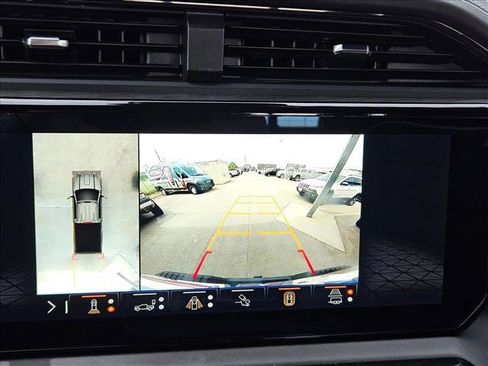 Used 2025 GMC Sierra 2500 AT4X AWD/4WD image 10