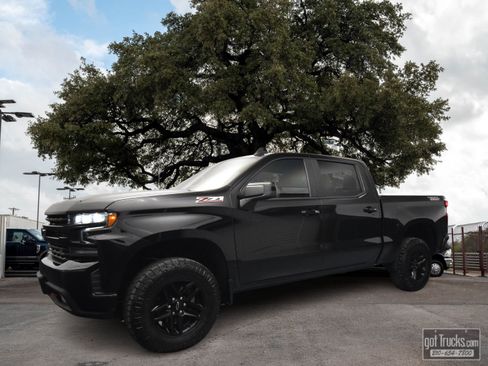 Used 2019 Chevrolet Silverado 1500 LT Trail Boss w/ Convenience Package AWD/4WD image 1