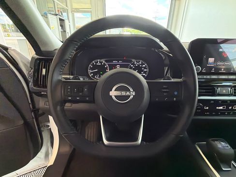 Used 2025 Nissan Pathfinder SV AWD/4WD image 20