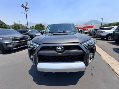 Used 2018 Toyota 4Runner TRD Off-Road Premium AWD/4WD image 9