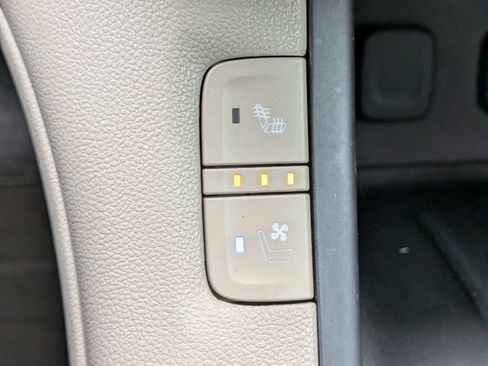 Used 2018 GMC Acadia Denali FWD image 28