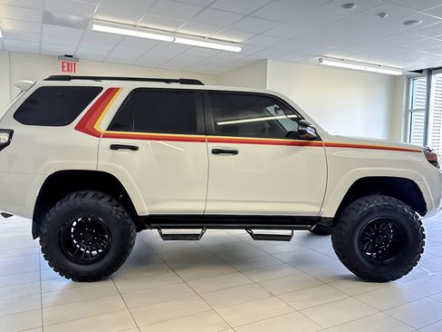 Used 2023 Toyota 4Runner 40th Anniversary SE AWD/4WD image 3