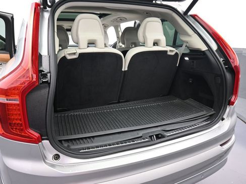 Used 2022 Volvo XC90 T6 Momentum w/ Advanced Package AWD/4WD image 18