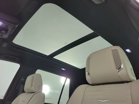 Used 2025 Cadillac Escalade Sport w/ Touring Package AWD/4WD image 17