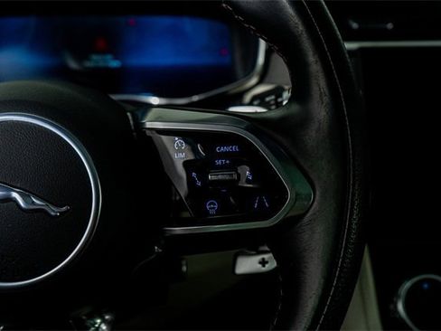 Used 2022 Jaguar F-PACE SVR image 53