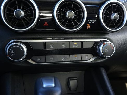 Used 2023 Nissan Sentra SV image 17