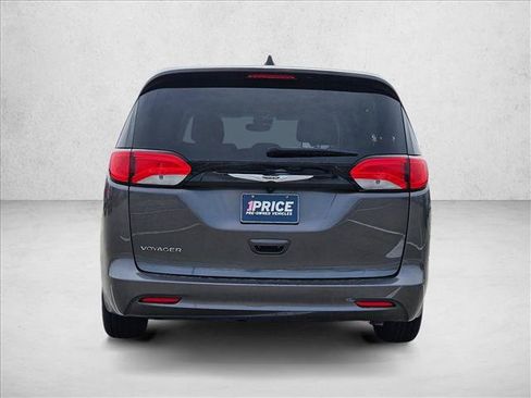 Used 2023 Chrysler Voyager LX FWD image 6