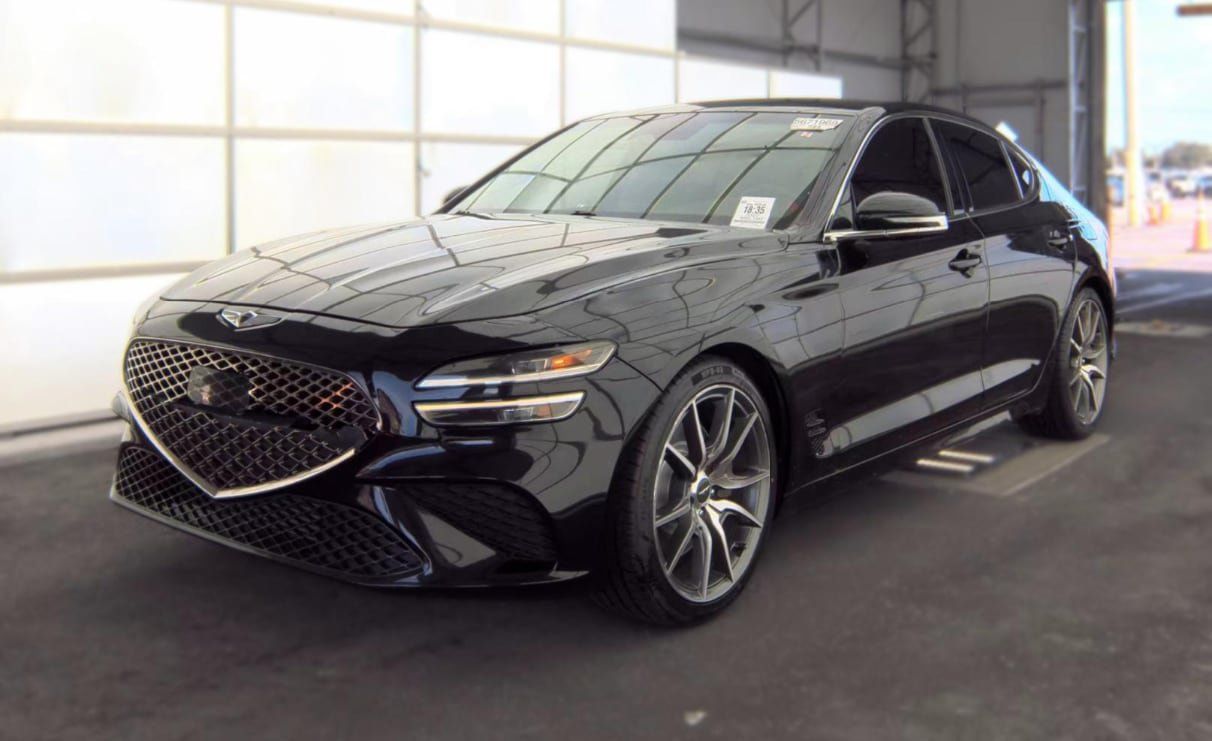 Used 2022 Genesis G70 3.3T RWD image 1