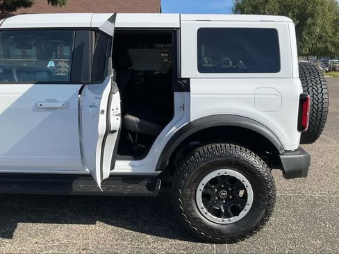 New 2025 Ford Bronco Outer Banks w/ Sasquatch Package image 30