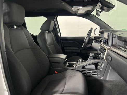 Used 2025 Toyota Tacoma SR5 image 30