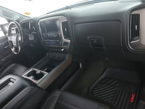 Used 2018 GMC Sierra 2500 Denali w/ Duramax Plus Package AWD/4WD image 30