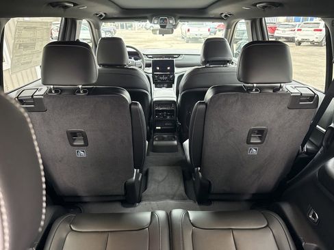 New 2025 Jeep Grand Cherokee L Limited w/ Trailer Tow Package image 10