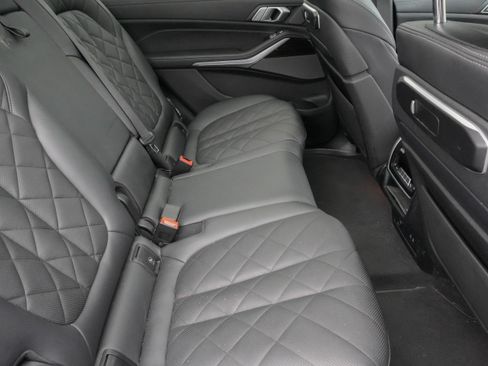 Used 2023 BMW X7 xDrive40i w/ Executive Package AWD/4WD image 39