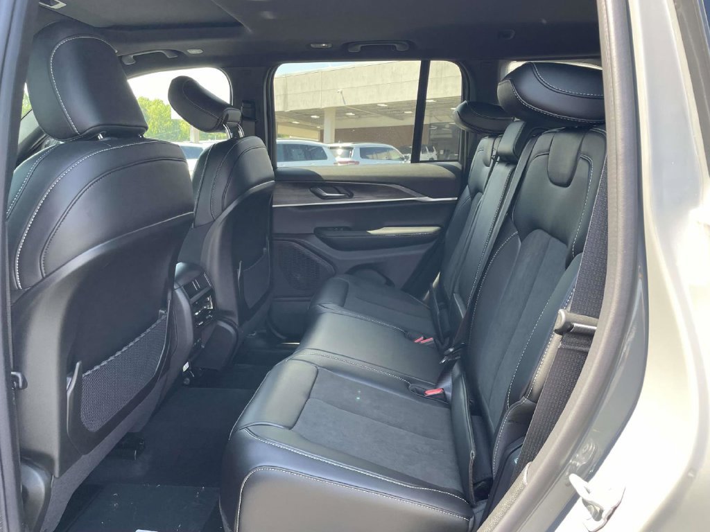 New 2027 Jeep Grand Cherokee 4WD image 19