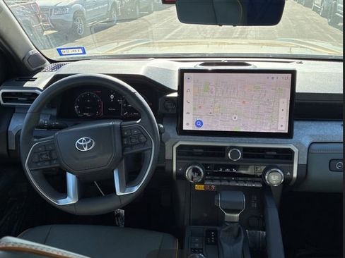 Used 2024 Toyota Tacoma Trailhunter image 5
